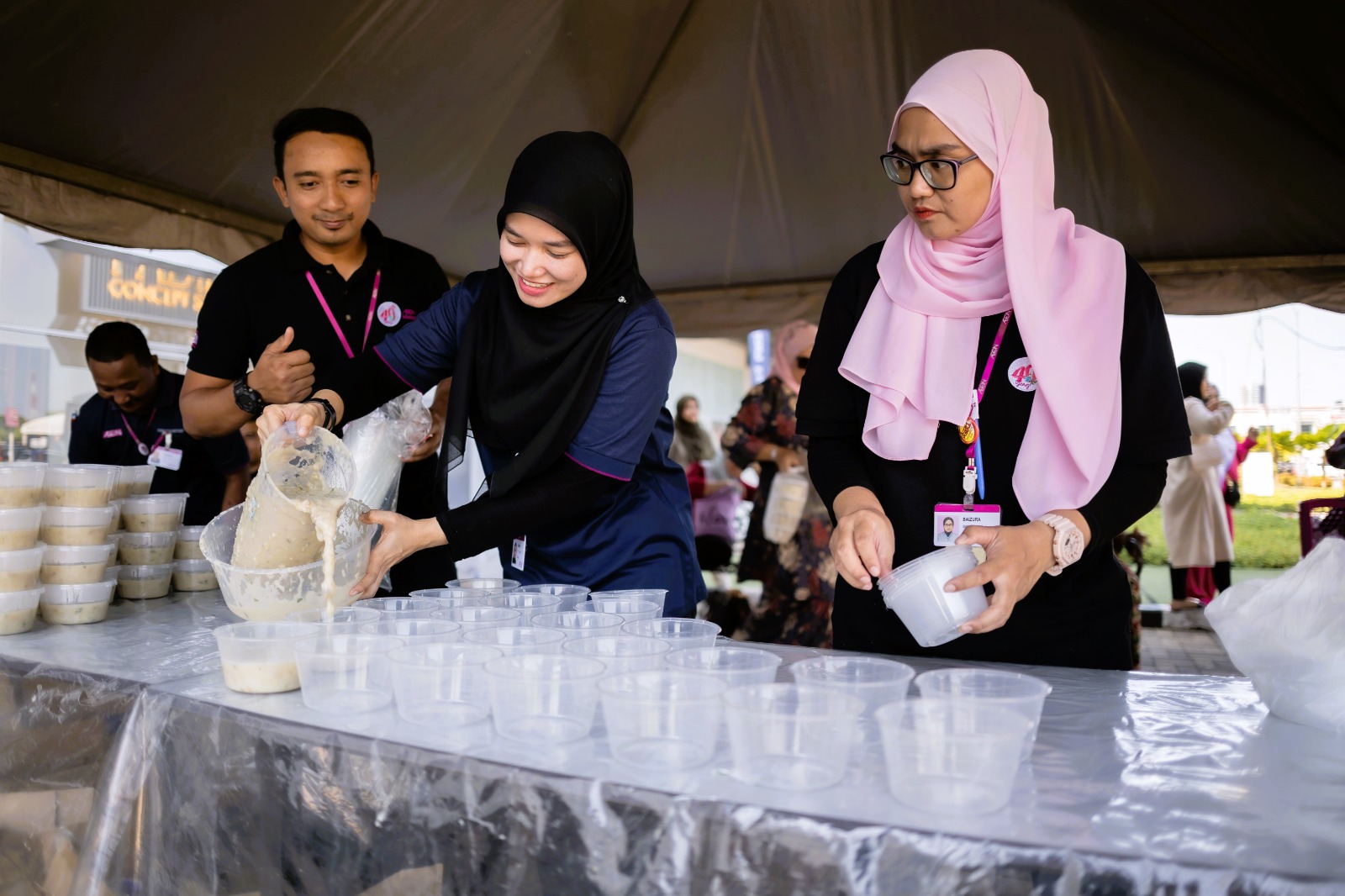 AEON distributes over 30,000 bubur lambuk for Ramadan